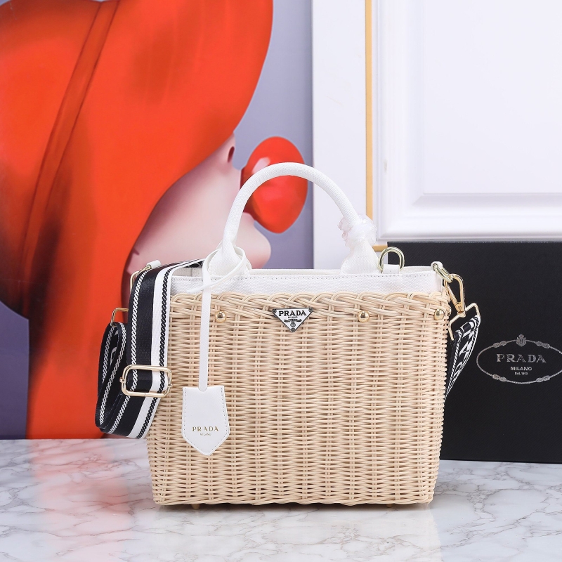 Pra*a shopping bags